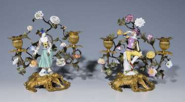 Pendant Kerzenleuchter. MEISSEN Mitte 18. Jahrhundert, Pendant Kerzenleuchter. MEISSEN Mitte 18. Jahrhundert,