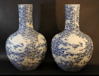 A pair of large Chinese hall vases in bowl shape with long small necks A pair of large Chinese hall vases in bowl shape with long small necks