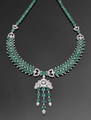 Glamorous Emerald Necklace Glamorous Emerald Necklace