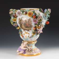 Ornamental vase with a Watteau painting, MEISSEN. Ornamental vase with a Watteau painting, MEISSEN.