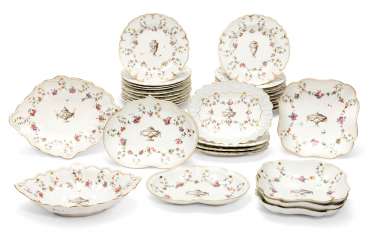 A CHELSEA-DERBY PORCELAIN PART DESSERT-SERVICE A CHELSEA-DERBY PORCELAIN PART DESSERT-SERVICE