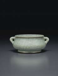 A RARE GUAN-TYPE BOMBÉ CENSER A RARE GUAN-TYPE BOMBÉ CENSER