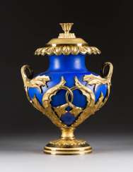 Pomp lid vase Pomp lid vase