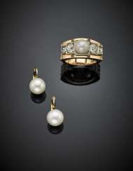Lot comprising old mine diamond and mm 7.70 circa pearl yellow gold ring and yellow gold earclips with mm 8.75 circa pearls Lot comprising old mine diamond and mm 7.70 circa pearl yellow gold ring and yellow gold earclips with mm 8.75 circa pearls