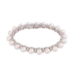 Bracelet with 20 Akoya-cultured pearls, D: approx 6,5-7 mm, Bracelet with 20 Akoya-cultured pearls, D: approx 6,5-7 mm,