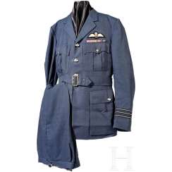 Wing Commander David George Walker (1924 - 2004) - Uniform and flight books Wing Commander David George Walker (1924 - 2004) - Uniform and flight books