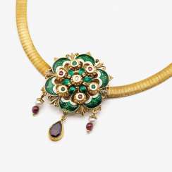 THE CHAIN AND THE SLIDER, DECORATED WITH RUBIES AND EMERALDS THE CHAIN AND THE SLIDER, DECORATED WITH RUBIES AND EMERALDS