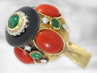 Ring: extravagant vintage gold wrought ring with emerald and coral cabochons and diamonds, 18K yellow gold, probably around 1950 Ring: extravagant vintage gold wrought ring with emerald and coral cabochons and diamonds, 18K yellow gold, probably around 1950