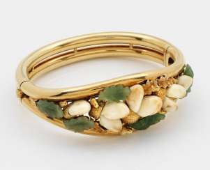 Representative Grandel-bangle bracelet with Jade Representative Grandel-bangle bracelet with Jade