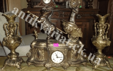 Mantel clock + 2 candle holder Mantel clock + 2 candle holder
