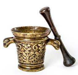 Important South Tyrolean mortar with lion head Handle and pestle Important South Tyrolean mortar with lion head Handle and pestle
