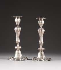 PAIR OF CANDLESTICKS WITH SUN FLOWERS AND FOLIAGE PAIR OF CANDLESTICKS WITH SUN FLOWERS AND FOLIAGE