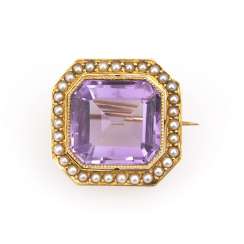 Brooch with Amethyst and pearls, around 1900 Brooch with Amethyst and pearls, around 1900