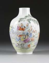 FINE VASE WITH TWENTY CHARACTER DECORS FINE VASE WITH TWENTY CHARACTER DECORS