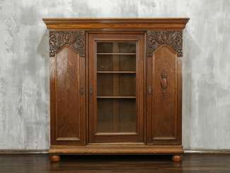 Antique three-door wardrobe Antique three-door wardrobe