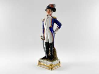 Porcelaine figurine marquise Porcelaine figurine marquise