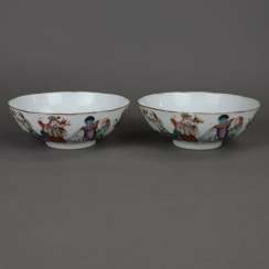 Pair of Family Rose Bowls Pair of Family Rose Bowls