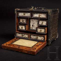 Leather-covered miniature cabinet, probably Nuremberg, around 1600 Leather-covered miniature cabinet, probably Nuremberg, around 1600
