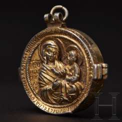Important reliquary pendant, late Byzantine, 2nd half of the 14th - beginning of the 15th century Important reliquary pendant, late Byzantine, 2nd half of the 14th - beginning of the 15th century