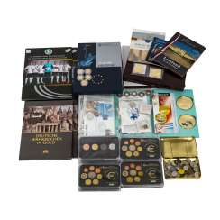 Mixed assortment of coins and medals with GOLD Mixed assortment of coins and medals with GOLD