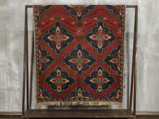 Antique one-sided lint-free carpet Antique one-sided lint-free carpet
