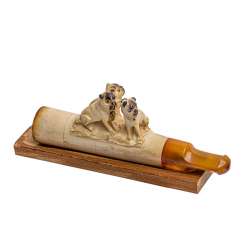 Meerschaum pipe with pug-dogs, 1. H. 20. Century Meerschaum pipe with pug-dogs, 1. H. 20. Century