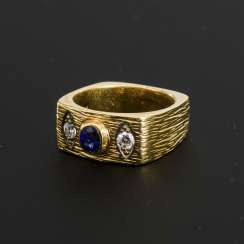 Heavy ring with sapphire and diamonds Heavy ring with sapphire and diamonds