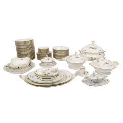 MEISSEN extensive dining service "Vogelmalerei", 1st choice, 1860-1924. MEISSEN extensive dining service "Vogelmalerei", 1st choice, 1860-1924.
