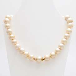 Necklace of South sea pearls in history Necklace of South sea pearls in history