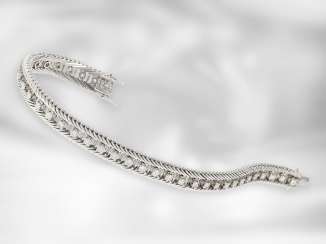 Bracelet: unusual and formerly expensive vintage diamond bracelet, approx. 2ct Bracelet: unusual and formerly expensive vintage diamond bracelet, approx. 2ct