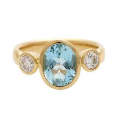 Ladies ring with 1 aquamarine and 2 diamonds Ladies ring with 1 aquamarine and 2 diamonds