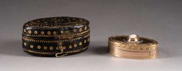 SMALL GOLD JAR WITH CAMÉE SMALL GOLD JAR WITH CAMÉE