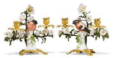 A PAIR OF LOUIS XV PORCELAIN-MOUNTED ORMOLU AND GREEN-PATINATED TWIN-LIGHT CANDELABRA A PAIR OF LOUIS XV PORCELAIN-MOUNTED ORMOLU AND GREEN-PATINATED TWIN-LIGHT CANDELABRA