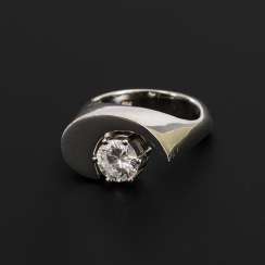 Ring with brilliant solitaire Ring with brilliant solitaire