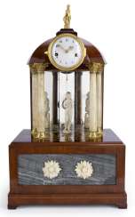 Prächtige Biedermeier-Tischuhr mit Flötenspieluhr in Form eines Tempietto. Österreich, um 1825 Prächtige Biedermeier-Tischuhr mit Flötenspieluhr in Form eines Tempietto. Österreich, um 1825