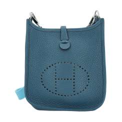 HERMÈS shoulder bag "EVELYNE TPM 17", collection 2015. HERMÈS shoulder bag "EVELYNE TPM 17", collection 2015.