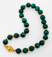 Malachite necklace with granulated Gold Buckle Malachite necklace with granulated Gold Buckle