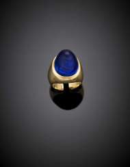 Cabochon ct. 35 circa sapphire yellow gold ring Cabochon ct. 35 circa sapphire yellow gold ring