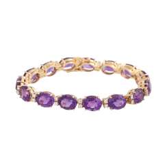 Bracelet with 15 oval fac. Amethysts, approx 35 ct., Bracelet with 15 oval fac. Amethysts, approx 35 ct.,