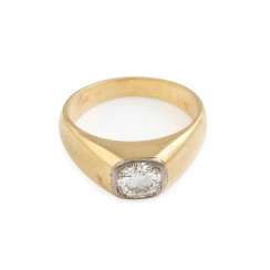 RING MIT BRILLANT-SOLITAIRE RING MIT BRILLANT-SOLITAIRE