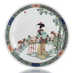 Famille verte'bowl made of porcelain with a depiction of a beautiful lady Famille verte'bowl made of porcelain with a depiction of a beautiful lady