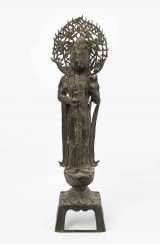 Large figure of Guanyin Large figure of Guanyin