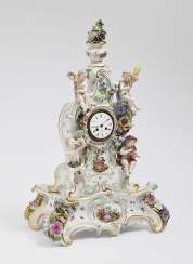 Mantel clock on pedestal Mantel clock on pedestal