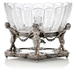 Table decoration in the Rococo style Table decoration in the Rococo style