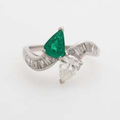 Ladies ring set with an emerald drop Ladies ring set with an emerald drop