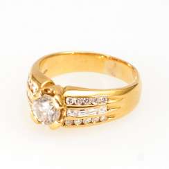 Hochwertiger Damenring mit Brillanten und Diamanten. Hochwertiger Damenring mit Brillanten und Diamanten.