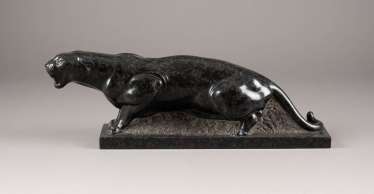 Art Deco figure: hissing panther Art Deco figure: hissing panther