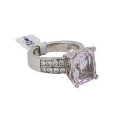 Ring with kunzite 7 ct in the octagonal step-cut Ring with kunzite 7 ct in the octagonal step-cut