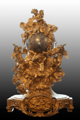 Table clock in the form of a ball Table clock in the form of a ball