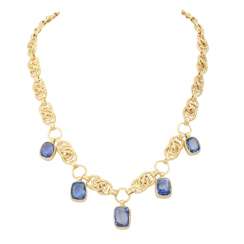 Necklace with 5 blue sapphires, together CA. 20 ct, Necklace with 5 blue sapphires, together CA. 20 ct,